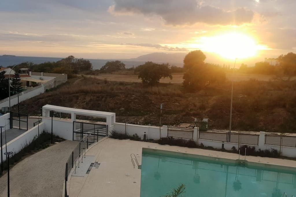 Atico Con Piscina, Golf, Vistas Al Mar Apartment ตอร์เร เด เบนากาลบอน ภายนอก รูปภาพ