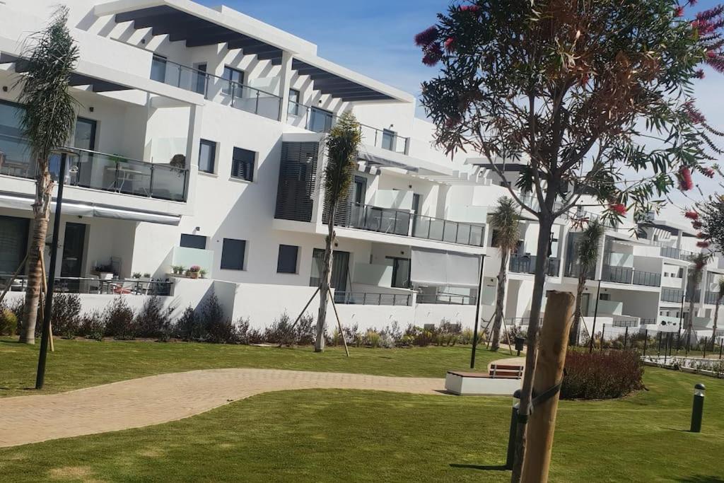 Atico Con Piscina, Golf, Vistas Al Mar Apartment ตอร์เร เด เบนากาลบอน ภายนอก รูปภาพ